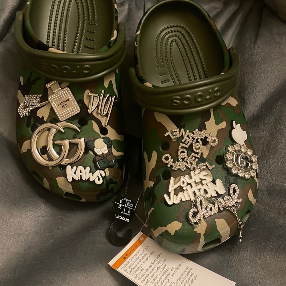 Women size 7 Crocs